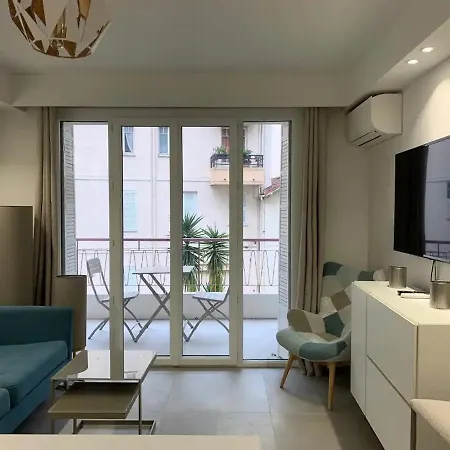 Studio Eden Palace Cannes * קאן